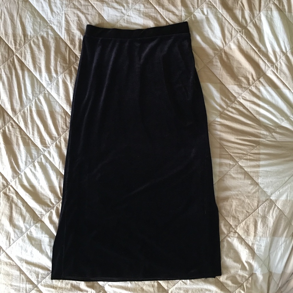 VS-Sport Black Velour Classic Dressy Maxi Skirt Size M (feels like velvet)